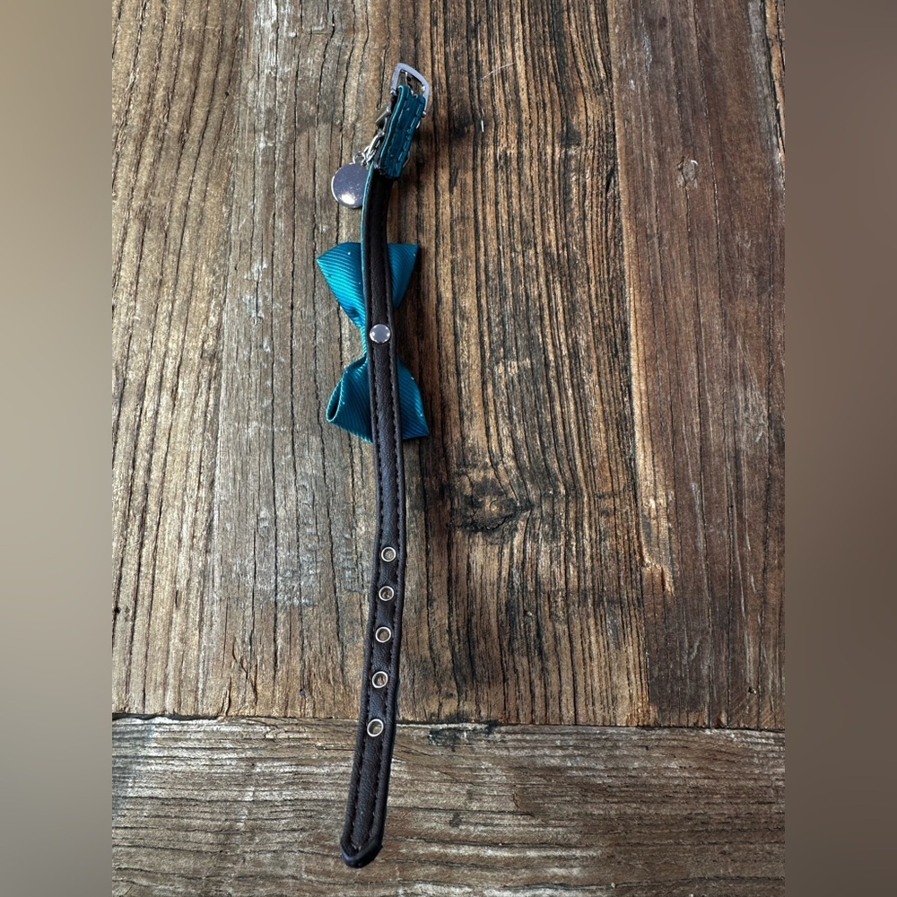 Elegant Teal Dog Collar with Bow - Picture 5 of 5